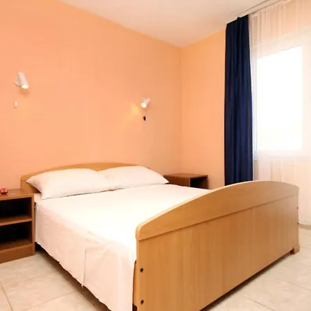 With Parking Space Rastici, Ciovo - 6863 * تروغير